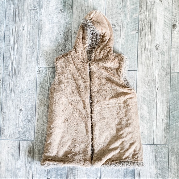 Faux Fur Vest (Reversible) - Picture 7 of 12